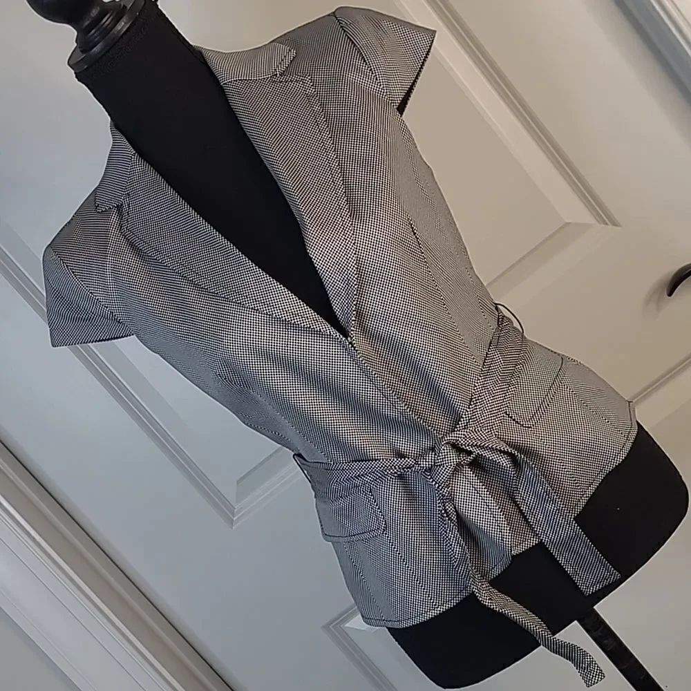 New York & Company sz XS vest